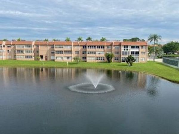 9620 SUNRISE LAKES Boulevard, Unit 304, Sunrise, FL 33322