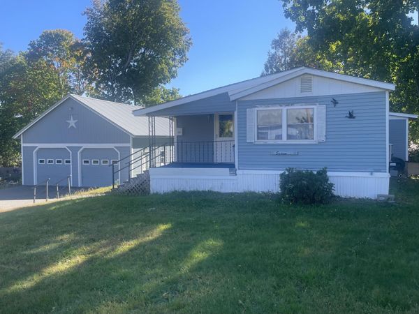 16 Pine Street, Dexter, ME 04930