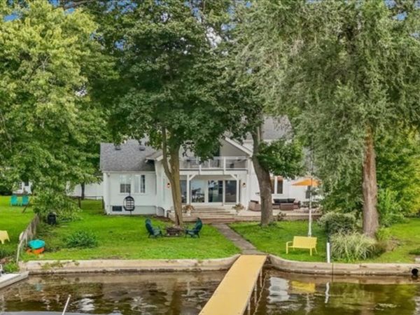 1153 N Shore Drive , Crystal Lake, IL 60014