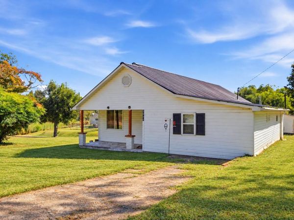 9590 Valley View Highway, Whitwell, TN 37397