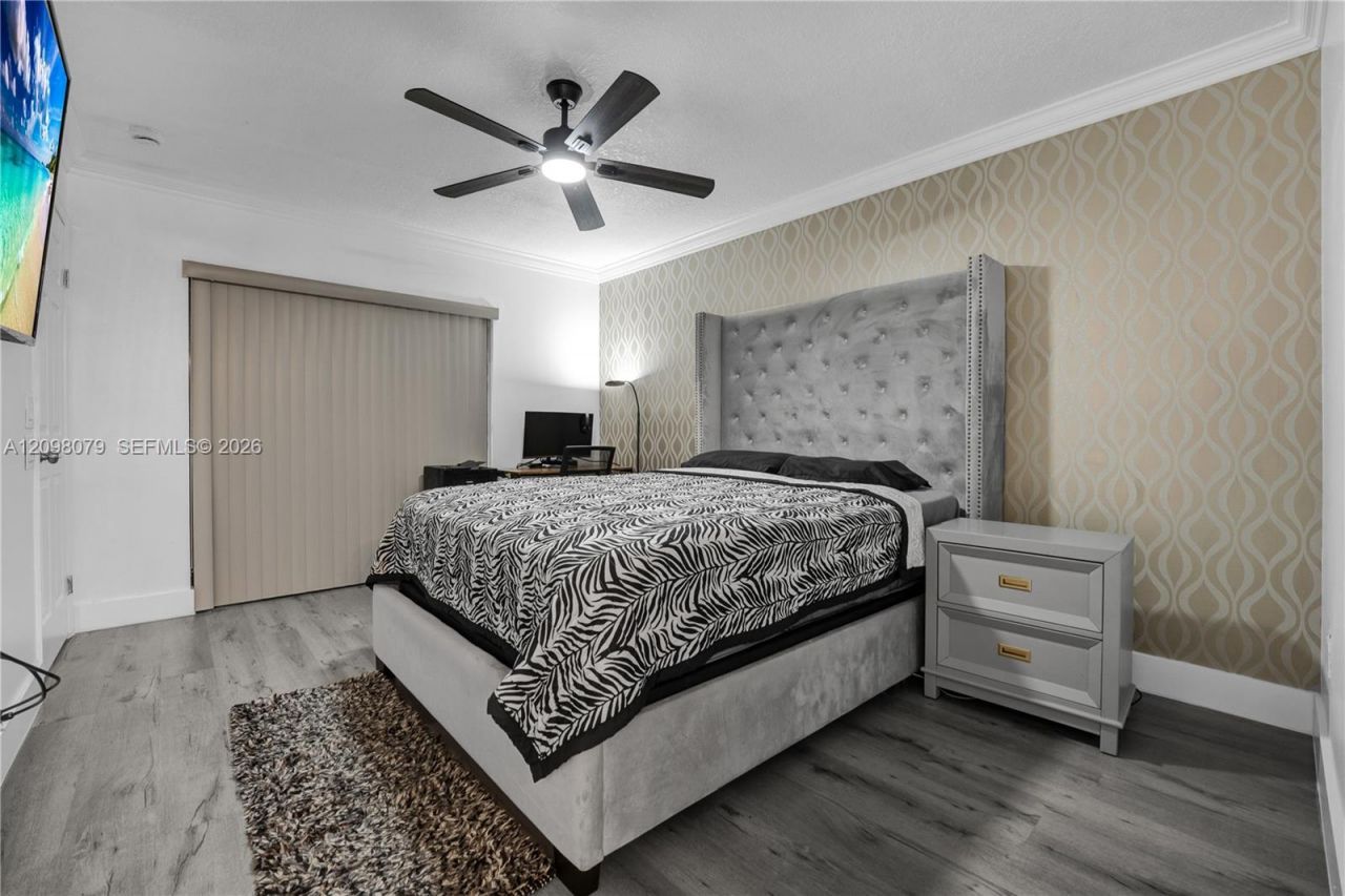 20150 NE 3rd Ct , Unit 6, Miami, FL 33179 Photo