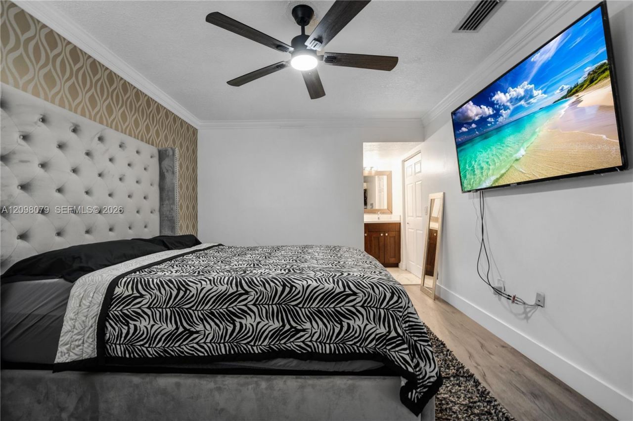 20150 NE 3rd Ct , Unit 6, Miami, FL 33179 Photo