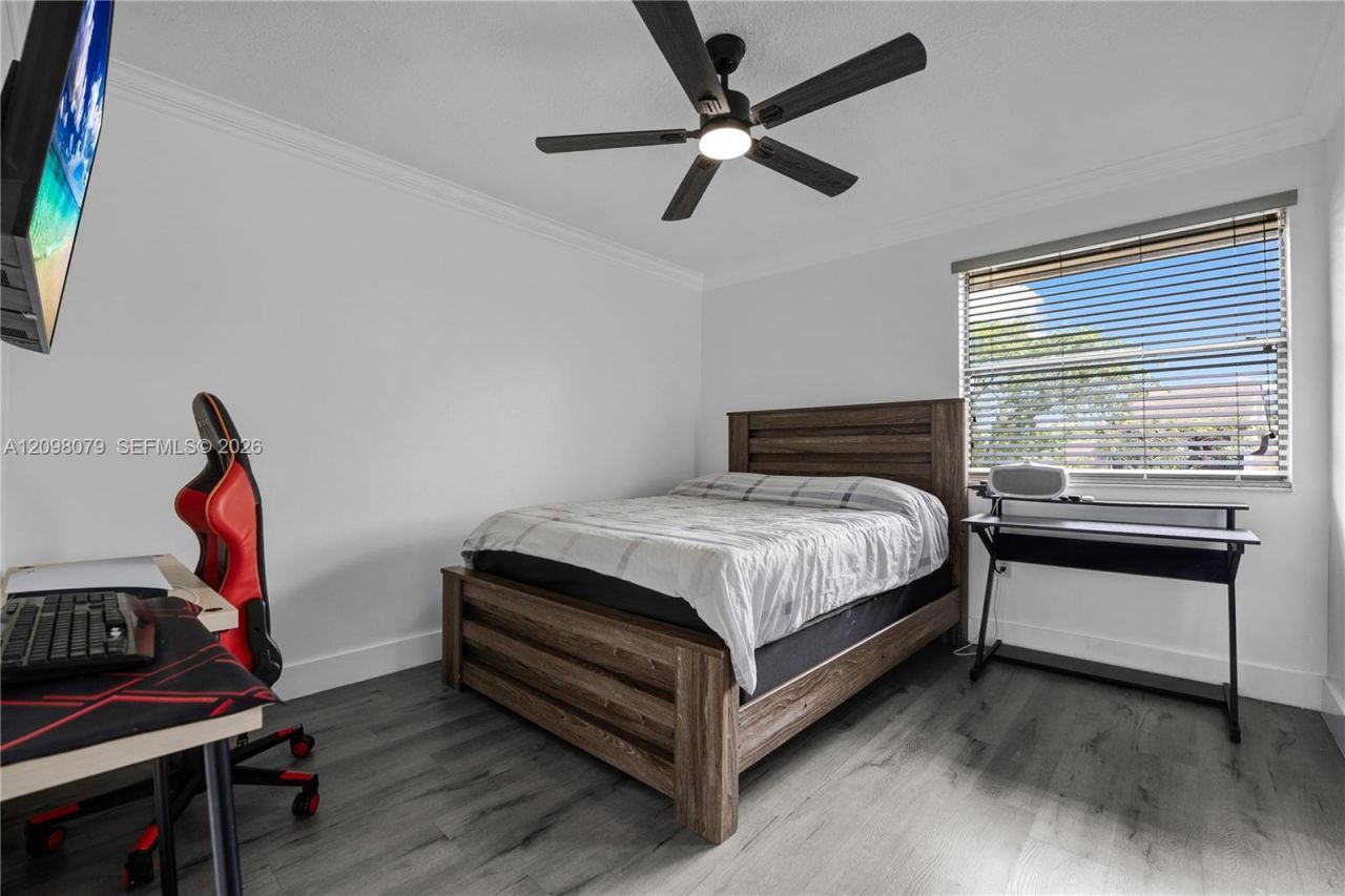 20150 NE 3rd Ct , Unit 6, Miami, FL 33179 Photo