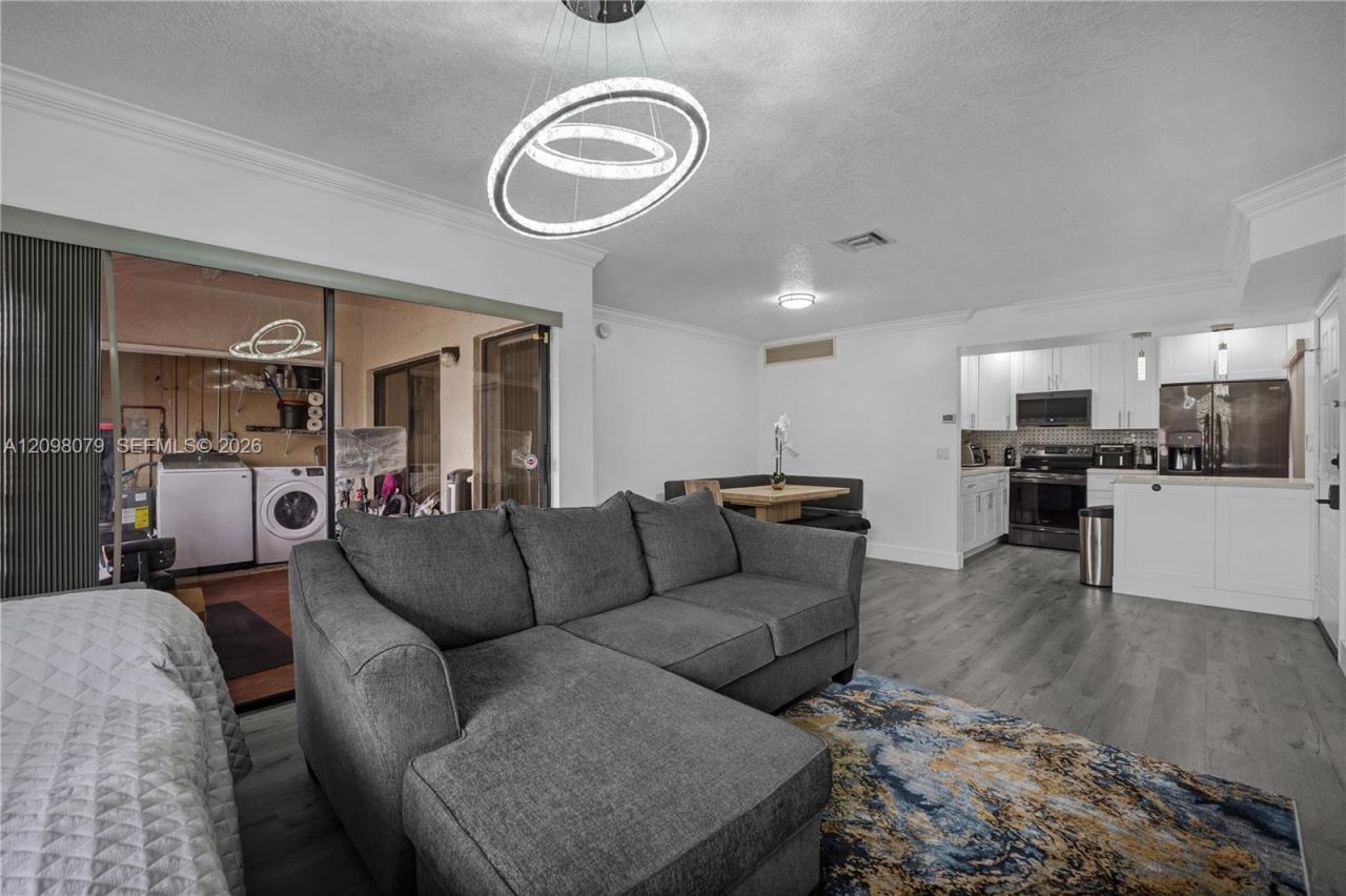 20150 NE 3rd Ct , Unit 6, Miami, FL 33179 Photo