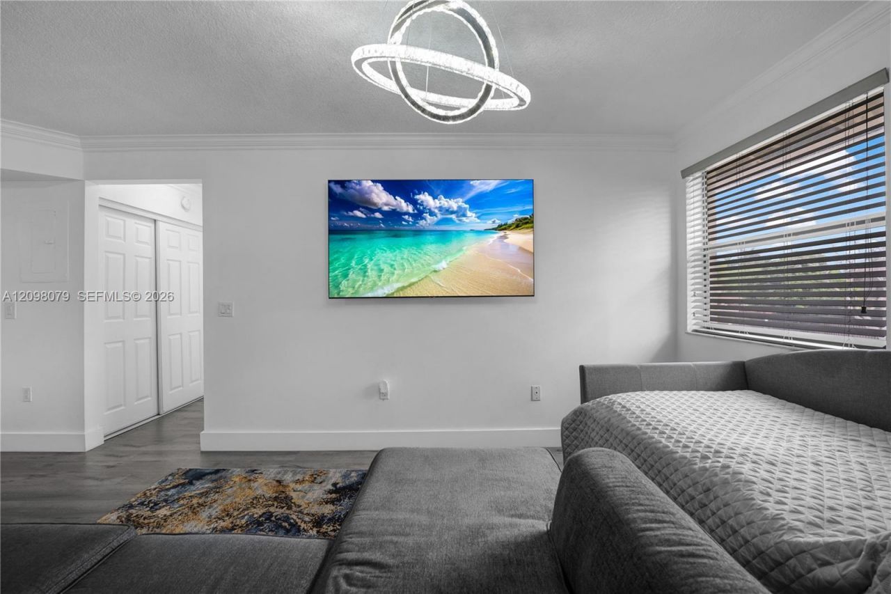 20150 NE 3rd Ct , Unit 6, Miami, FL 33179 Photo