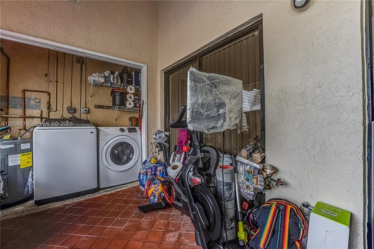 20150 NE 3rd Ct , Unit 6, Miami, FL 33179 Photo