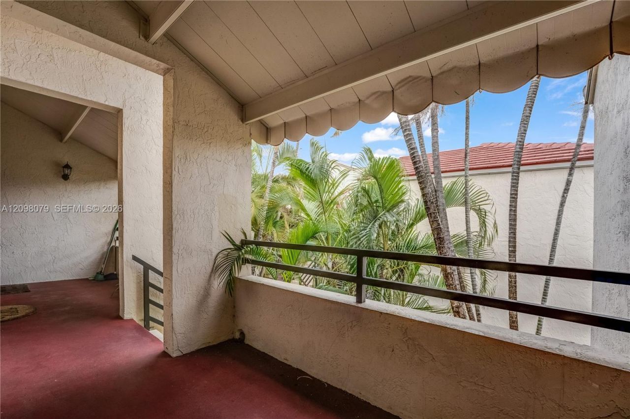20150 NE 3rd Ct , Unit 6, Miami, FL 33179 Photo