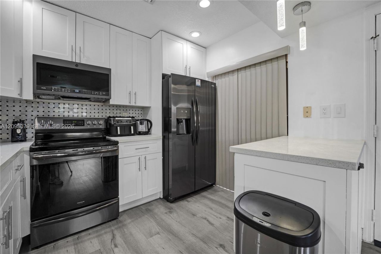 20150 NE 3rd Ct , Unit 6, Miami, FL 33179 Photo