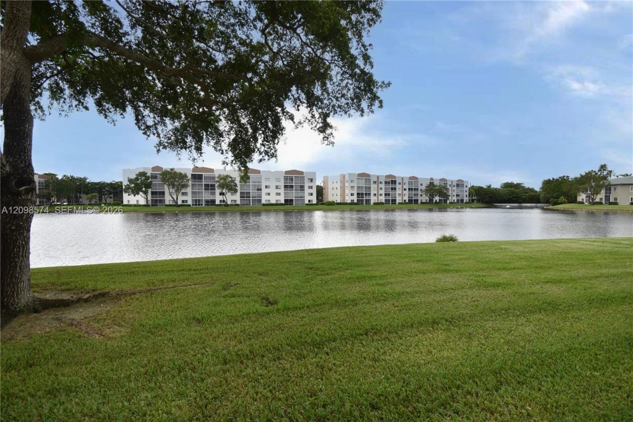 7807 Granville Dr , Unit 104, Tamarac, FL 33321 Photo