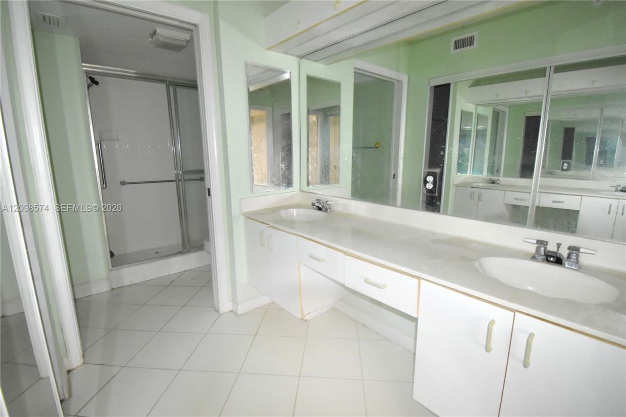7807 Granville Dr , Unit 104, Tamarac, FL 33321 Photo