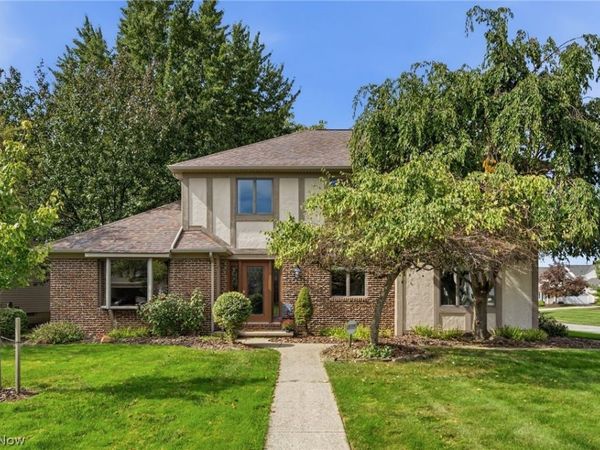 3374 Kings Mill Run , Rocky River, OH 44116