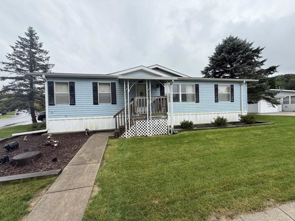 603 Topaz Trail, Lannon, WI 53046