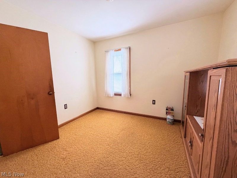 450 W 40th Street, Shadyside, OH 43947 Photo 12
