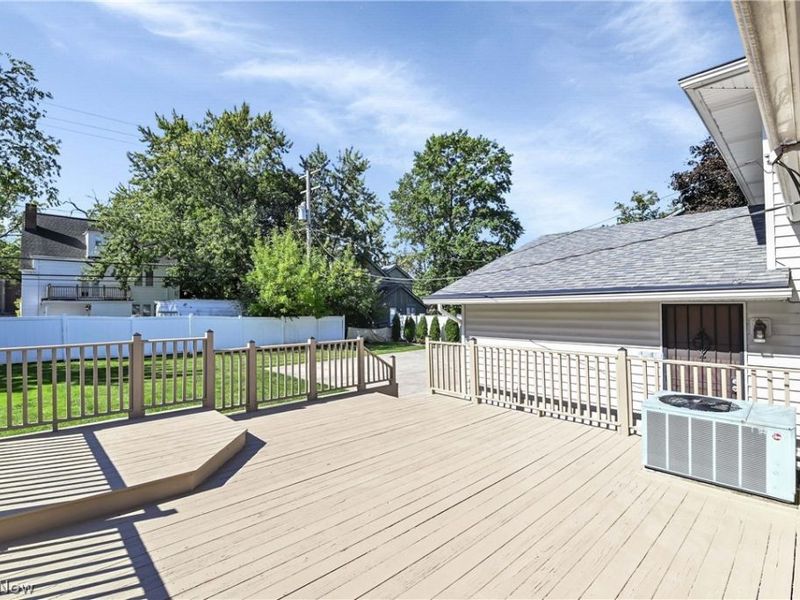3038 Van Aken Boulevard, Shaker Heights, OH 44120 Photo 7