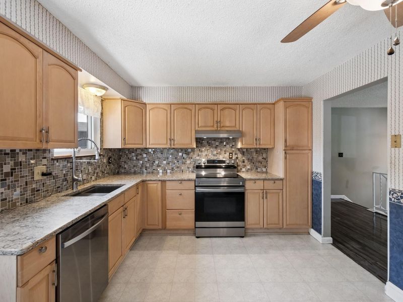 5446 Mellowbrook Court, Columbus, OH 43232 Photo 6