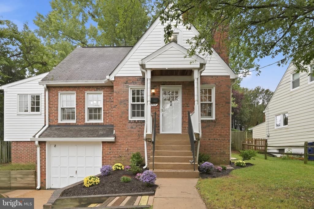 4704 8th Road N, Arlington, VA 22203 Main Photo