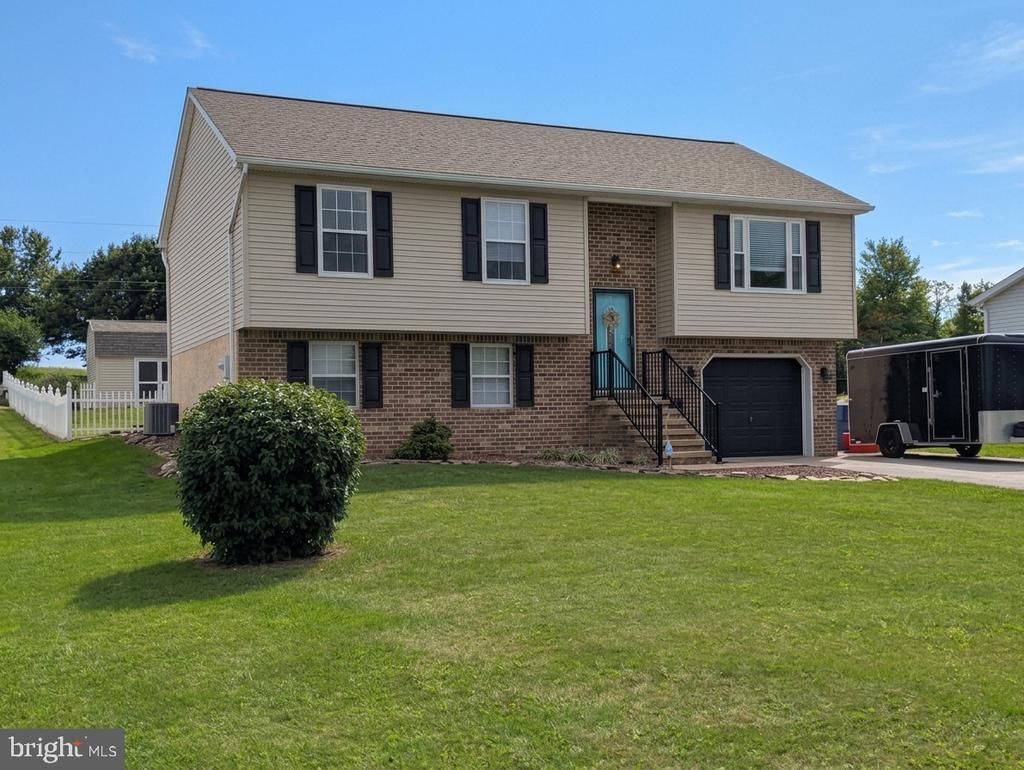 82 SCHOFIELD DRIVE, EAST BERLIN, PA 17316