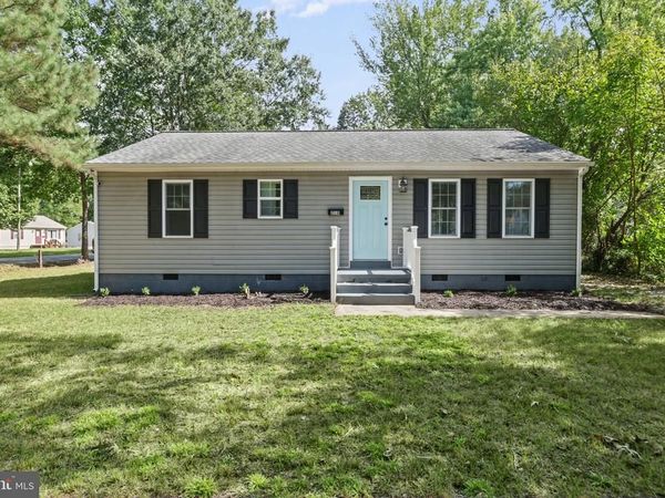 210 NAGLEE AVENUE, SANDSTON, VA 23150