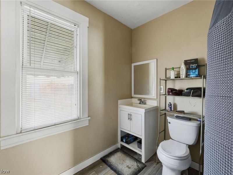 2254 Thurman Street, Cleveland, OH 44113 Photo 16