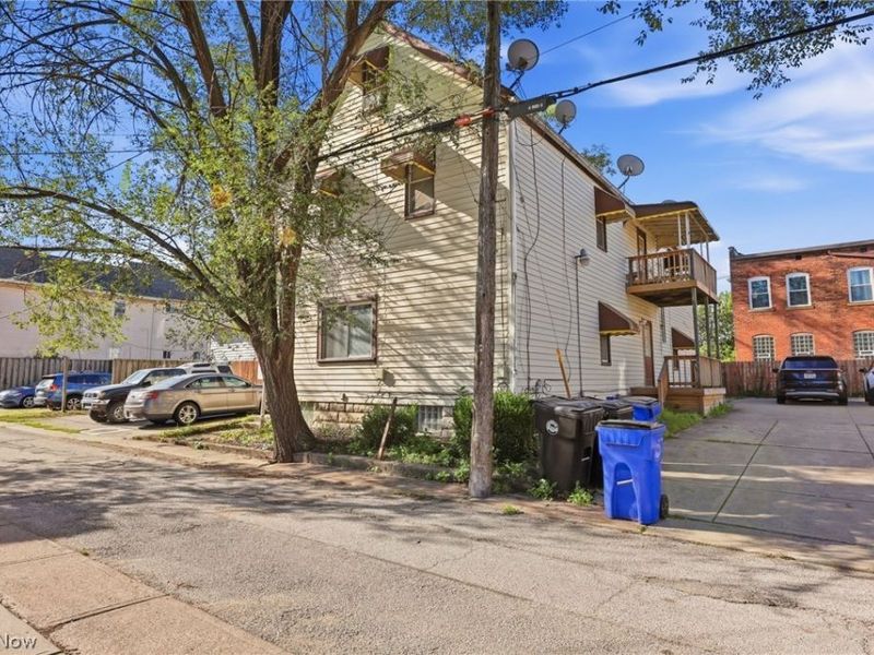 2254 Thurman Street, Cleveland, OH 44113 Photo 2