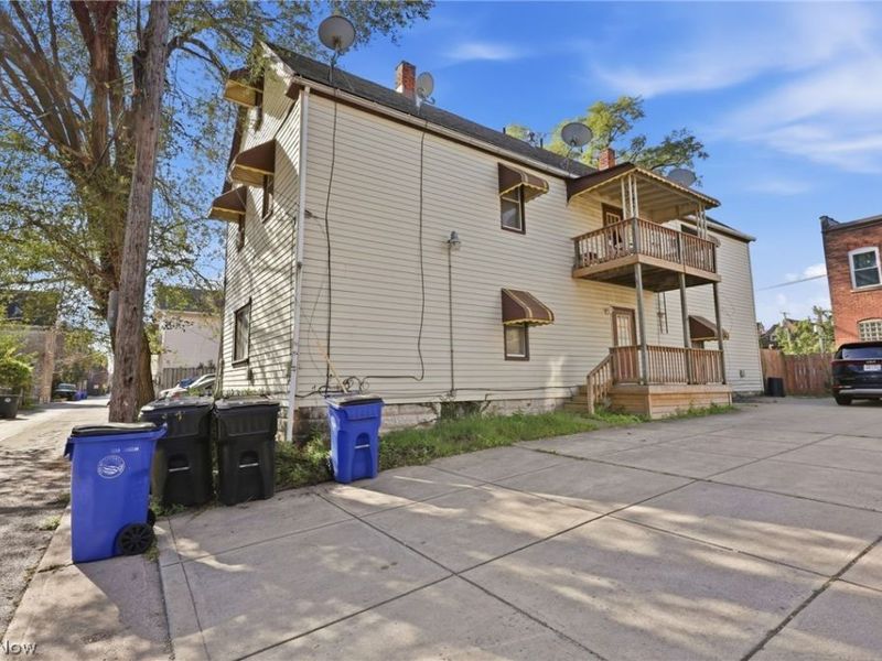 2254 Thurman Street, Cleveland, OH 44113 Photo 3