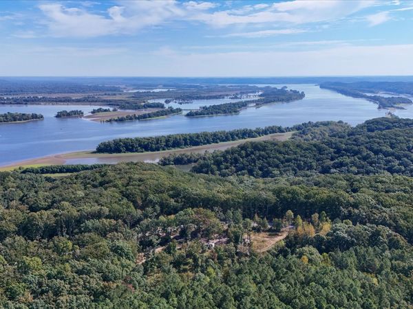 8775 Birdsong Rd , Holladay, TN 38341