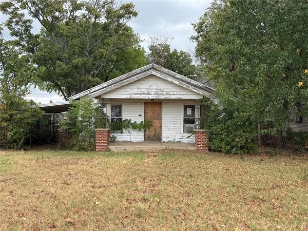 212 S 4th Street, McLoud, OK 74851