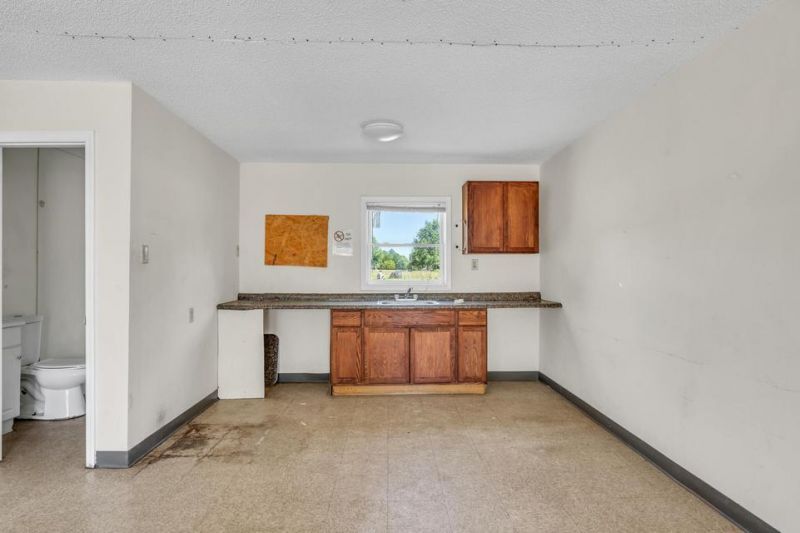 1054 Edgewater Road Photo 11