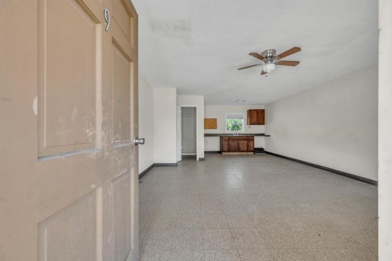 1054 Edgewater Road Photo 17