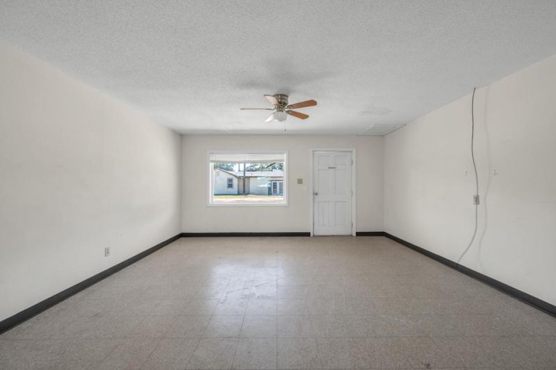 1054 Edgewater Road Photo 19