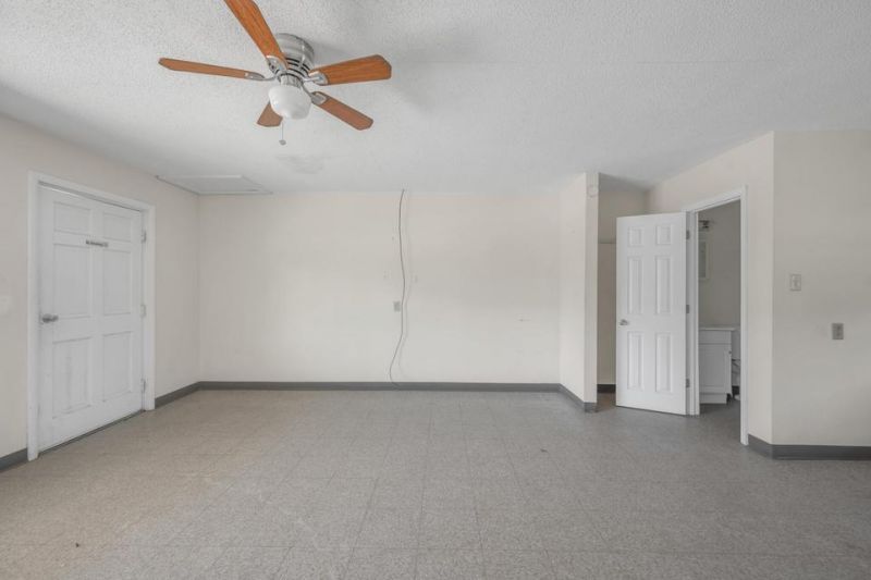 1054 Edgewater Road Photo 20