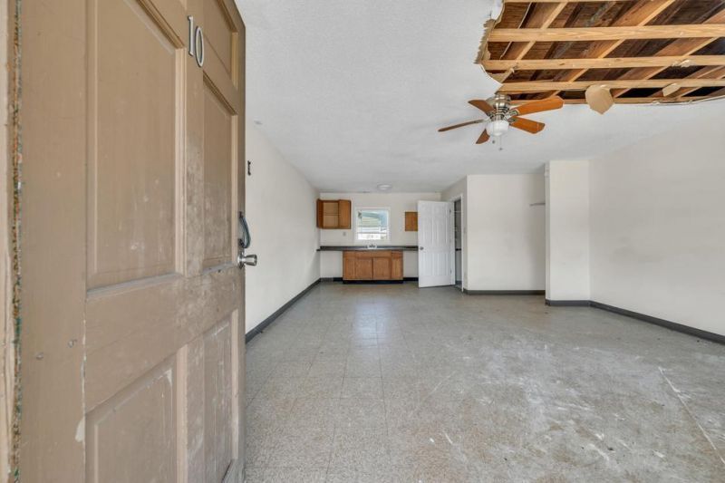 1054 Edgewater Road Photo 21