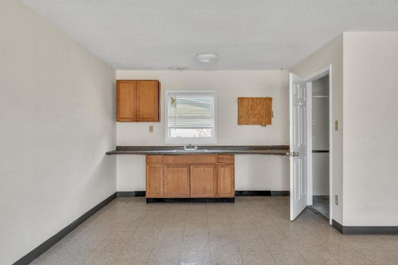 1054 Edgewater Road Photo 22