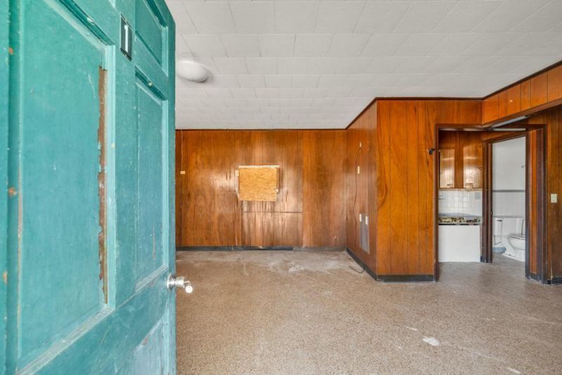 1054 Edgewater Road Photo 26