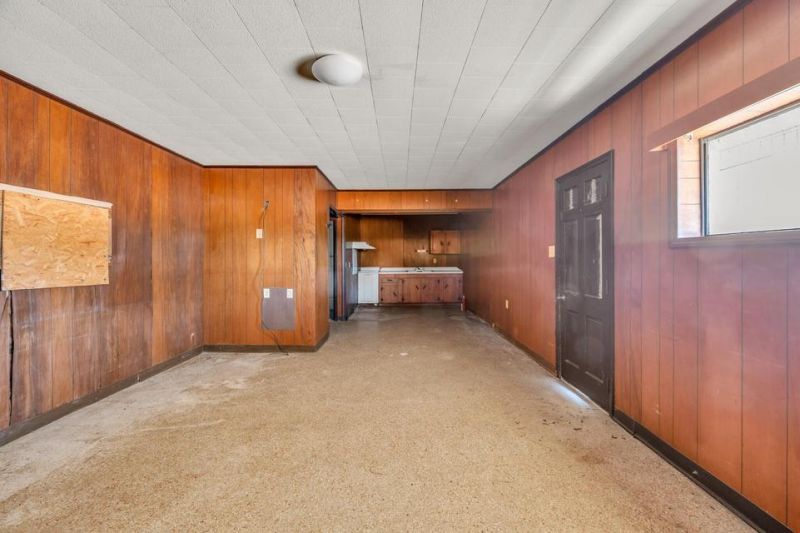 1054 Edgewater Road Photo 29
