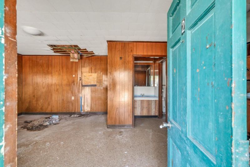 1054 Edgewater Road Photo 30