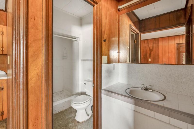 1054 Edgewater Road Photo 38