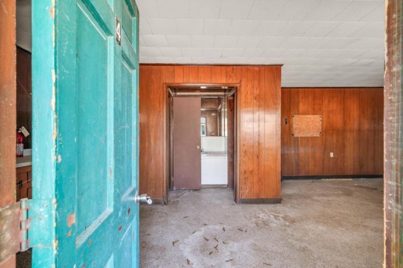 1054 Edgewater Road Photo 39