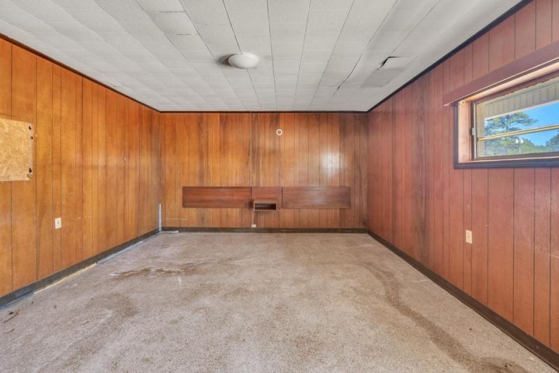 1054 Edgewater Road Photo 40