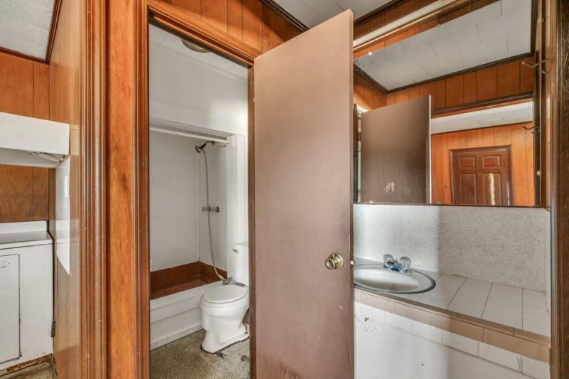 1054 Edgewater Road Photo 41