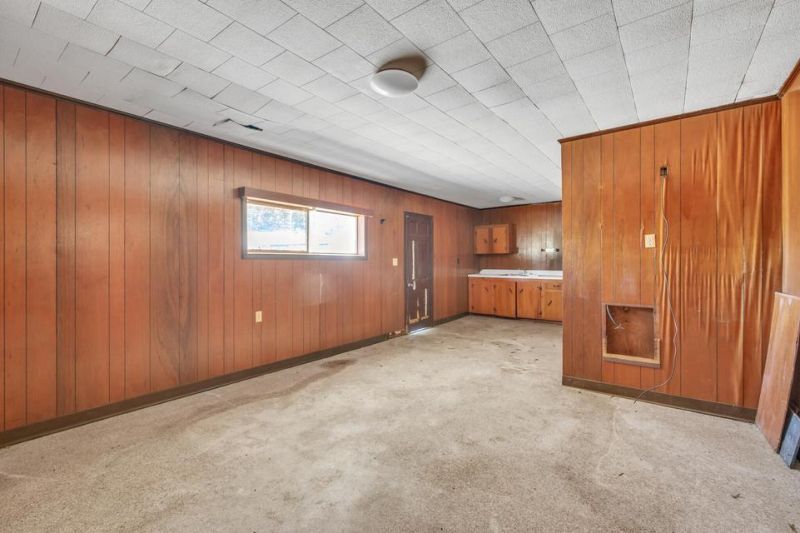 1054 Edgewater Road Photo 43