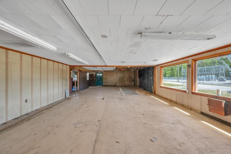 1054 Edgewater Road Photo 45