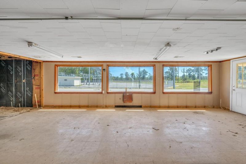 1054 Edgewater Road Photo 47