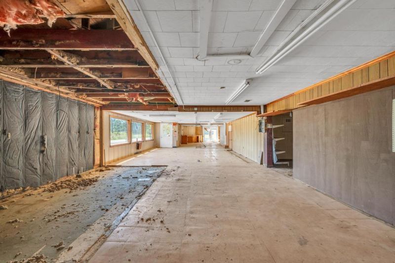 1054 Edgewater Road Photo 48