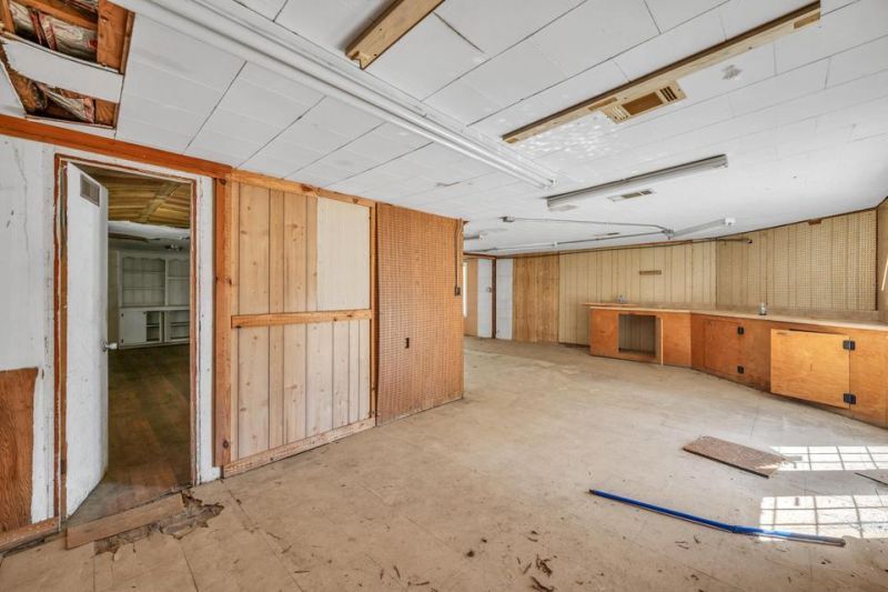 1054 Edgewater Road Photo 51