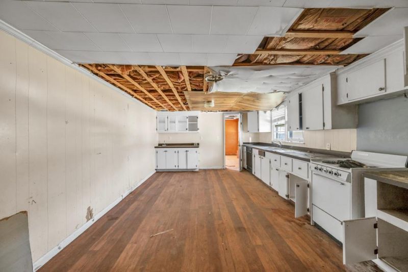 1054 Edgewater Road Photo 54