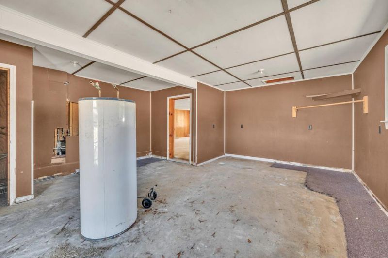 1054 Edgewater Road Photo 60