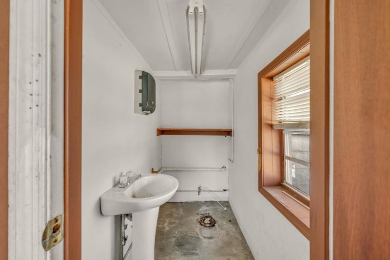 1054 Edgewater Road Photo 63