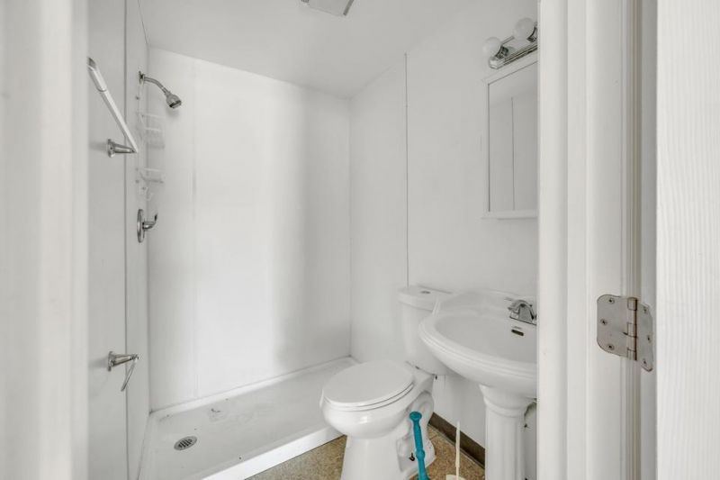 1054 Edgewater Road Photo 8