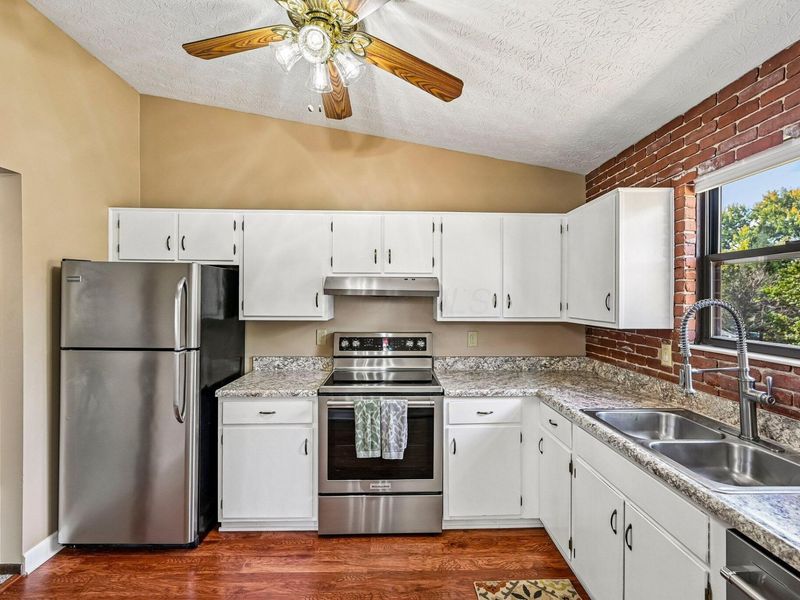4031 Freedom Ridge Court, Columbus, OH 43230 Photo 6